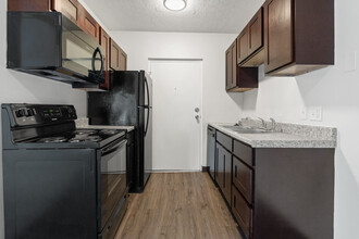 Mears Place Apartments in Cincinnati, OH - Building Photo - Interior Photo