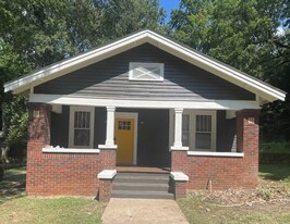 611 Goodwin Ave in Anniston, AL - Building Photo