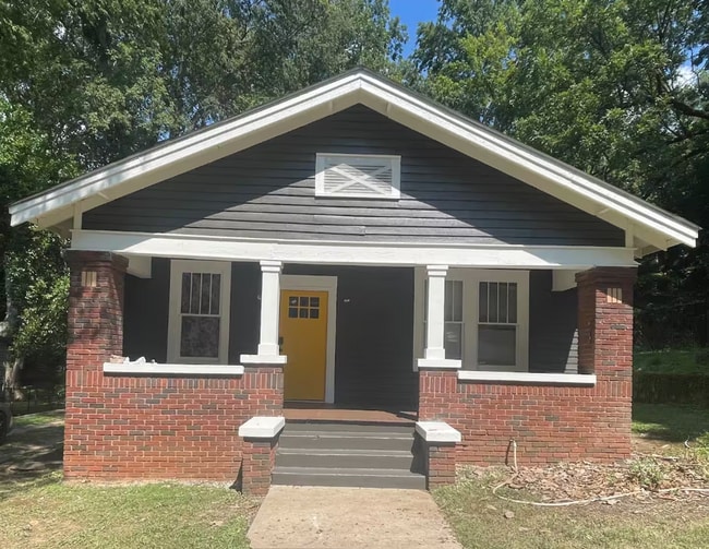 property at 611 Goodwin Ave