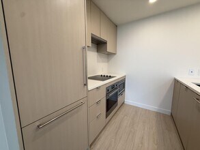 13675-1107A 107A Ave in Surrey, BC - Building Photo - Building Photo