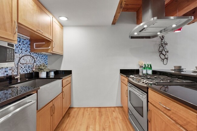 57 Fulton St, Unit 1 in Boston, MA - Building Photo - Building Photo