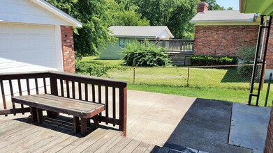 1905 Elba Dr in Louisville, KY - Building Photo - Building Photo