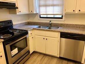 1108 Tiger Blvd in Clemson, SC - Foto de edificio - Building Photo