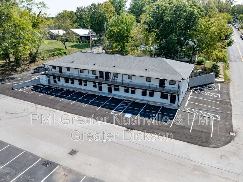 201 Sylvis St in Dickson, TN - Foto de edificio