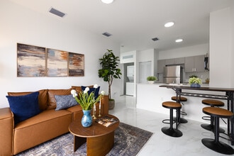 Ecco Lofts in Hialeah, FL - Foto de edificio - Interior Photo