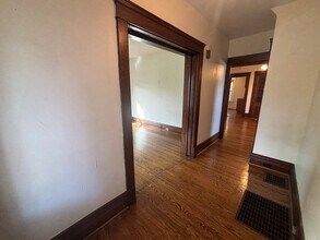 513 N Center St in Grove City, PA - Building Photo - Building Photo