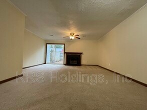 208 Susan Constant Dr in Newport News, VA - Building Photo - Building Photo