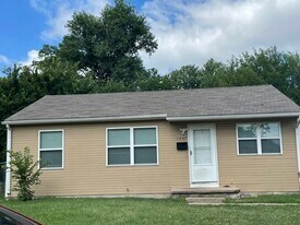 1247 N Madison Ave in Wichita, KS - Building Photo