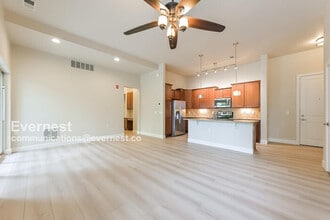 305 Inverness Way S in Englewood, CO - Building Photo - Building Photo