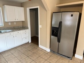 2411 Acacia St in Stockton, CA - Building Photo - Building Photo