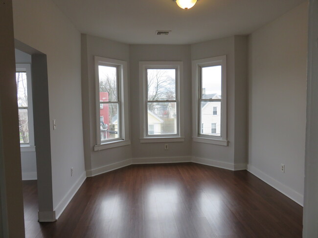 215 Rosette St in New Haven, CT - Foto de edificio - Building Photo