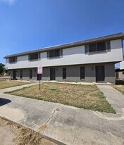 120 Barrett Dr in Justin, TX - Building Photo