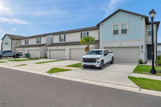 7705 Momentum Pkwy in Wesley Chapel, FL - Building Photo - Building Photo