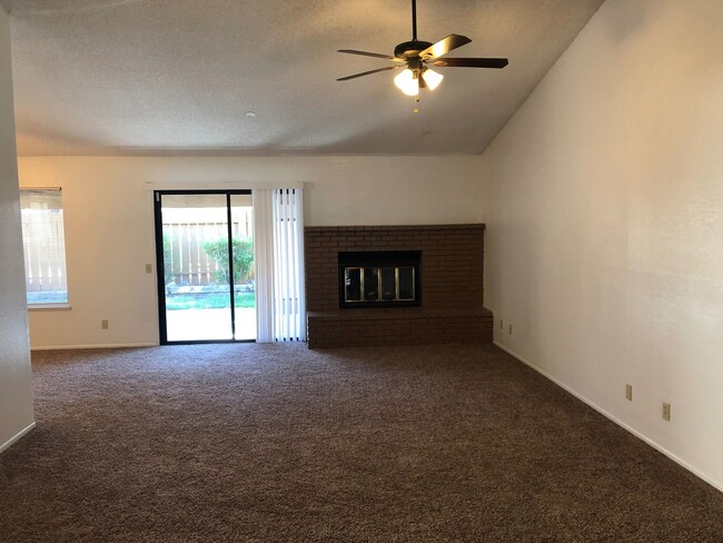 407 Mount McKinley Pl in Ridgecrest, CA - Building Photo - Building Photo