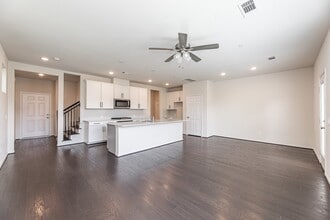 3418 Avondale Vw Dr in Houston, TX - Building Photo - Building Photo