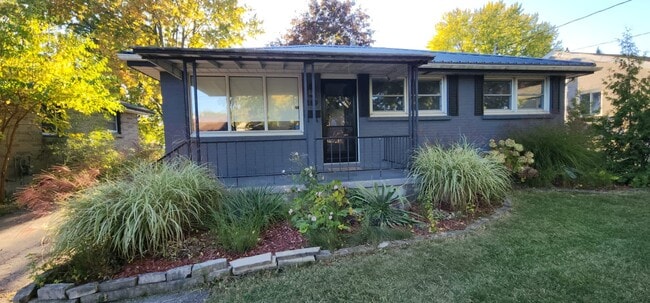 property at 189 Goddard Blvd