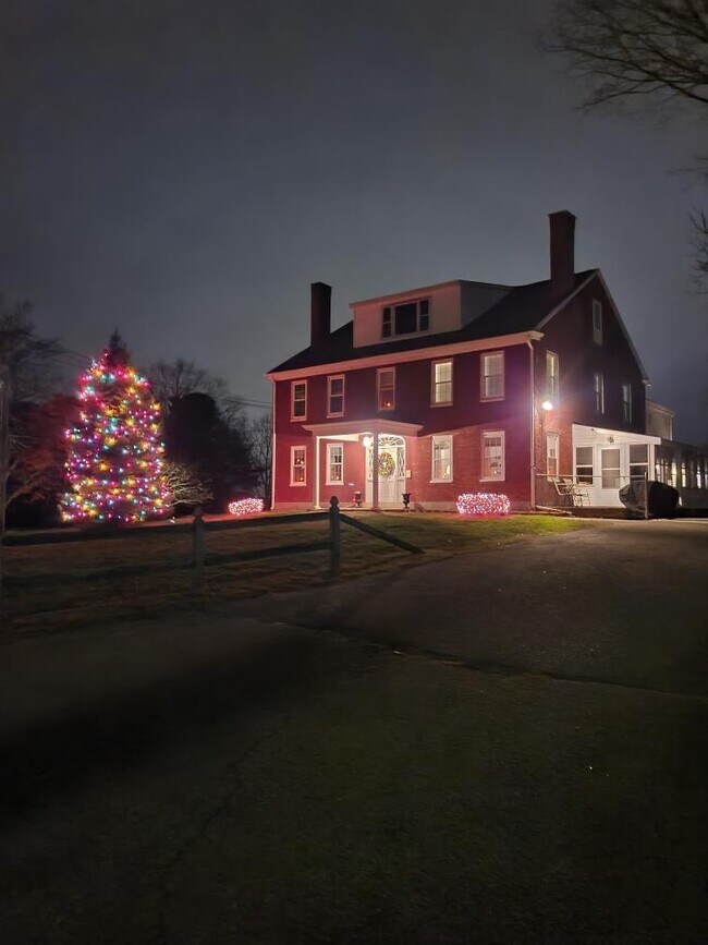 763 Hilldale Ave Apartments and Nearby Haverhill Apartments For Rent Haverhill, MA