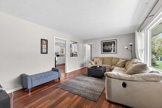 33356 N Sears Blvd in Grayslake, IL - Foto de edificio - Building Photo