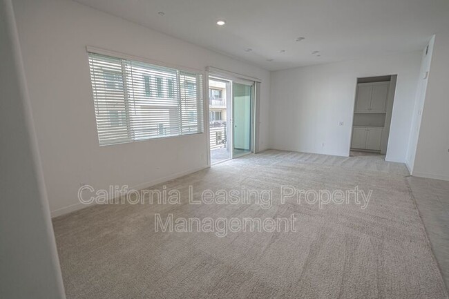 26958 W Sandbar Willow Pl-Unit -#201 in Valencia, CA - Building Photo - Building Photo