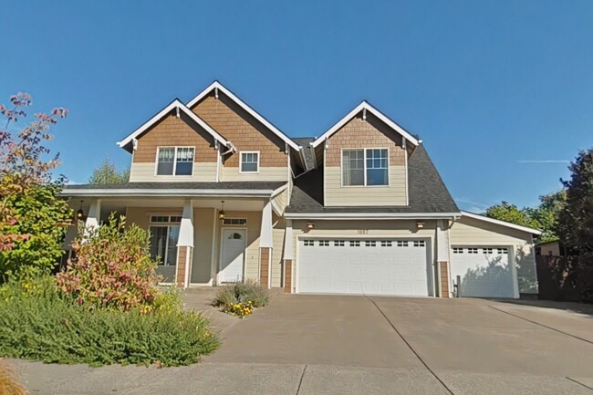 1897 NW Laura Vis Dr