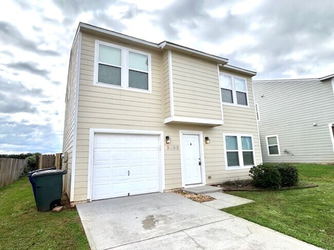 3093 Avalon Lake Dr SW in Madison, AL - Building Photo - Building Photo