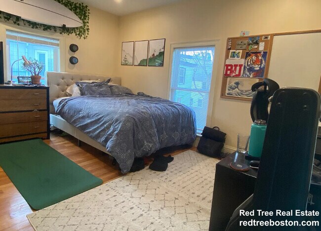 property at 3 Griggs Pl