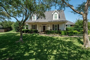 4020 Zachs Ct in Midlothian, TX - Building Photo
