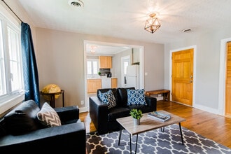 427 Thomas St SE, Unit 2 in Grand Rapids, MI - Building Photo - Building Photo