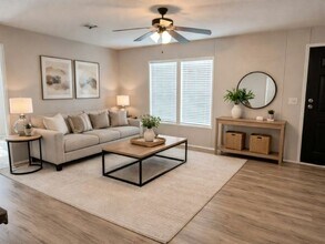 9704 Polak Dr in Tampa, FL - Building Photo - Building Photo