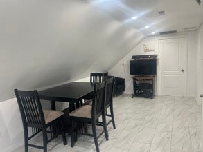 381 Shelton Ave in New Haven, CT - Building Photo - Building Photo