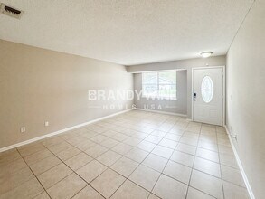 2174 Cypress Landing Dr in Jacksonville, FL - Foto de edificio - Building Photo