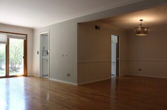 1836 Wildberry Dr in Glenview, IL - Building Photo - Building Photo
