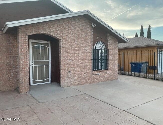 property at 3613 Tierra Zafiro Dr