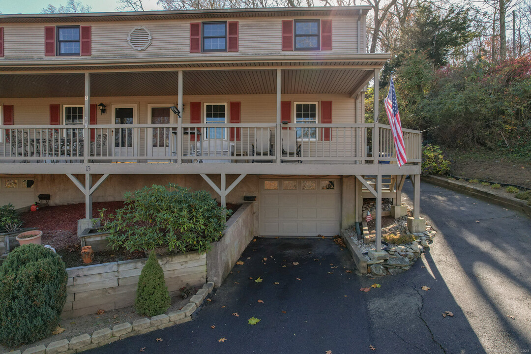 13 Spruce St-Unit -2 in Vernon, CT - Foto de edificio