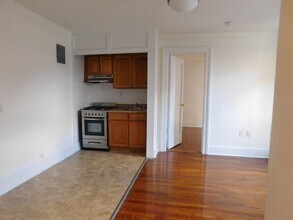 32-15 35th St in Queens, NY - Building Photo - Building Photo