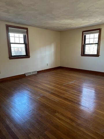 41 Johnson Pl, Unit #2nd fl in Auburndale, MA - Building Photo - Building Photo