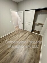 8679 Golden Ln in De Soto, KS - Building Photo - Building Photo