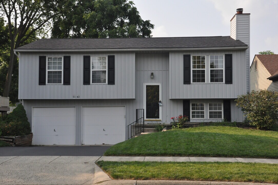 5142 Shady Oak Drive in Hilliard, OH - Building Photo