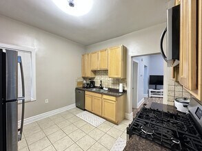 720 N Elizabeth St, Unit 2 in Chicago, IL - Foto de edificio - Building Photo