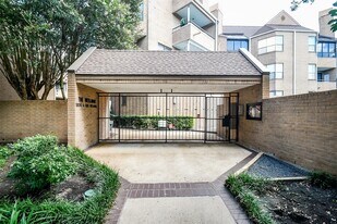 5200 Weslayan St in Houston, TX - Building Photo