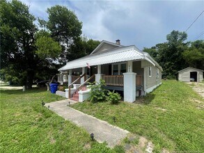 503 Monroe St in Spring Lake, NC - Building Photo - Building Photo