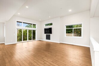 7704 151st Ave NE in Redmond, WA - Building Photo - Building Photo