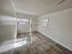 1225 Minnesota St in Orlando, FL - Building Photo - Building Photo