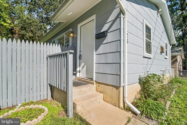 26 Bayou Ave in Capitol Heights, MD - Building Photo - Building Photo
