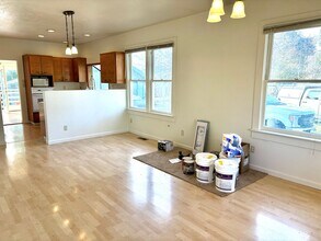 8538 SE Gray St in Happy Valley, OR - Building Photo - Building Photo