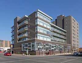Parkwood Residences in Oshawa, ON - Building Photo