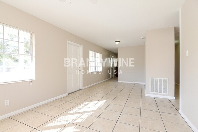 4301 W Bay Ave in Tampa, FL - Building Photo - Building Photo