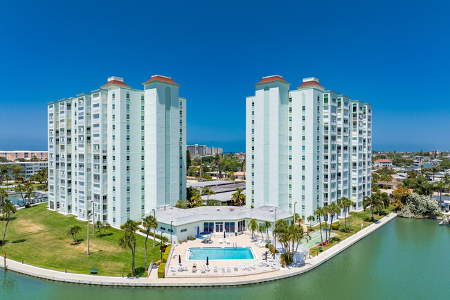 Three Palms Pointe in St Pete Beach, FL - Building Photo - Building Photo