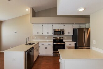 1826 Citrus Orchard Way in Valrico, FL - Foto de edificio - Building Photo