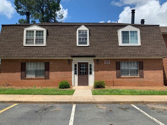 property at 5805 Hunting Ridge Ln